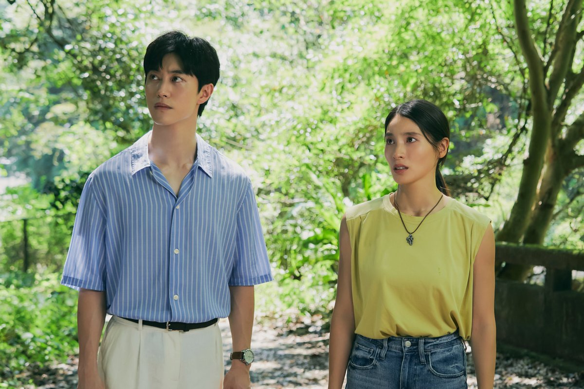 oricon's tweet photo. 土屋太鳳×Snow Man佐久間大介
映画『マッチング TRUE LOVE』場面写真解禁❗️
⠀
クァク・ドンヨン“ソンイル”が
佐久間大介“吐夢”に詰め寄り…
⠀
クァクのコメントも到着
韓国との現場の違いに戸惑いながらも
「たくさん助けてくださった」
https://t.co/JiAoPBtnBJ
⠀
#映画マッチング https://t.co/FyFp7Alllf