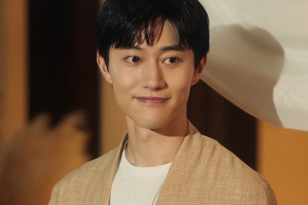 oricon's tweet photo. 土屋太鳳×Snow Man佐久間大介
映画『マッチング TRUE LOVE』場面写真解禁❗️
⠀
クァク・ドンヨン“ソンイル”が
佐久間大介“吐夢”に詰め寄り…
⠀
クァクのコメントも到着
韓国との現場の違いに戸惑いながらも
「たくさん助けてくださった」
https://t.co/JiAoPBtnBJ
⠀
#映画マッチング https://t.co/FyFp7Alllf
