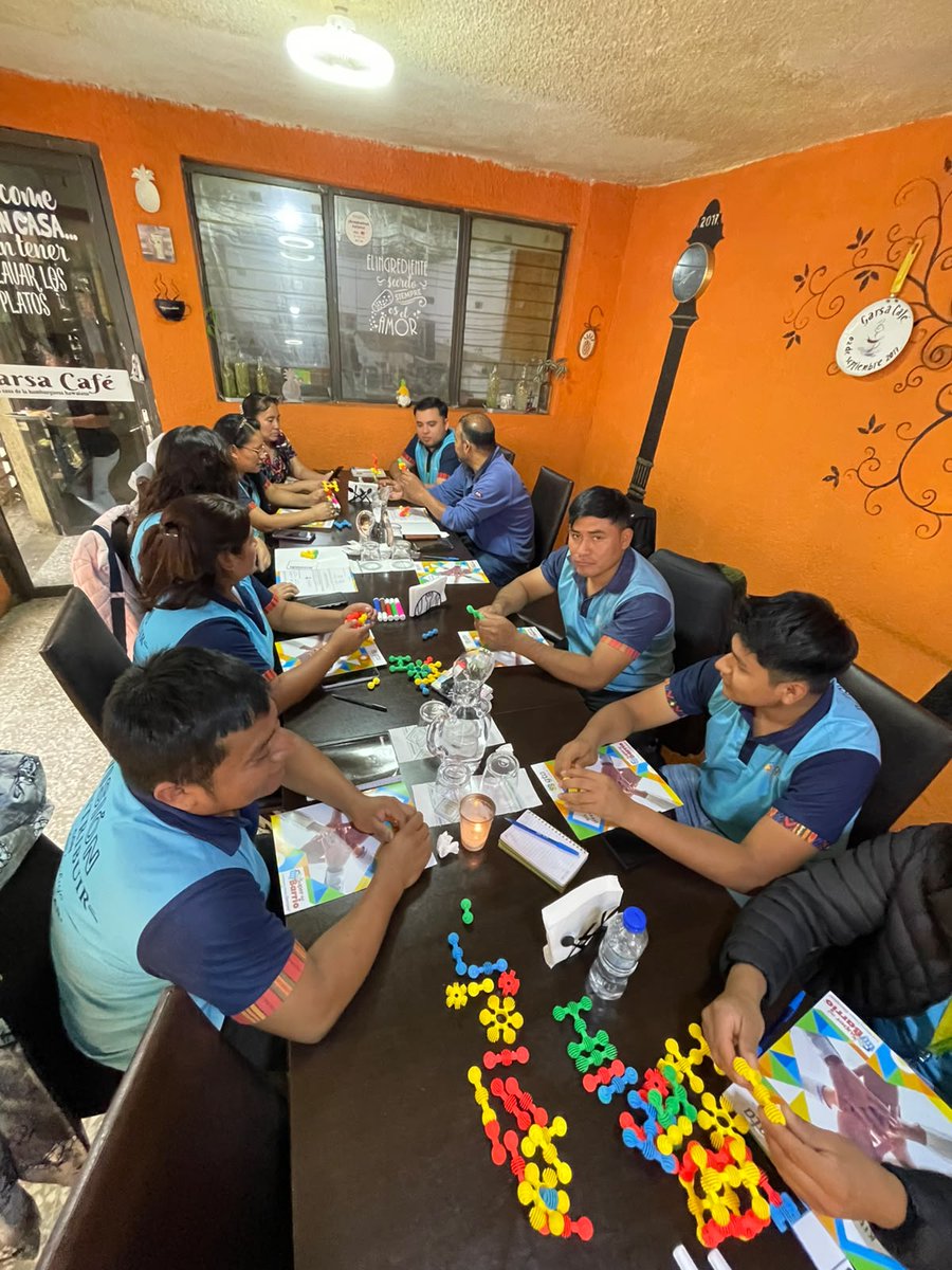 OptamoSolucion1's tweet photo. Ayer tuvimos el privilegio de compartir una jornada de aprendizaje junto al equipo de Sรบper del Barrio Chimaltenango. Contรกctenos: +502 41822330
#DesarrolloOrganizacional #Liderazgo #TeamBuilding #Aprendizaje #TalentoHumano #FormaciรณnEmpresarial #Chimaltenango #TrabajoEnEquipo https://t.co/itbBwJGee2