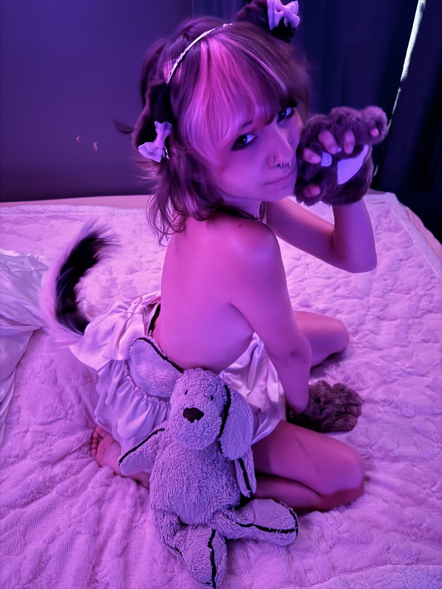 pinklaci's tweet photo. Should a puppygirl woof or bark? ���
#petplay https://t.co/SgoXre0SGI