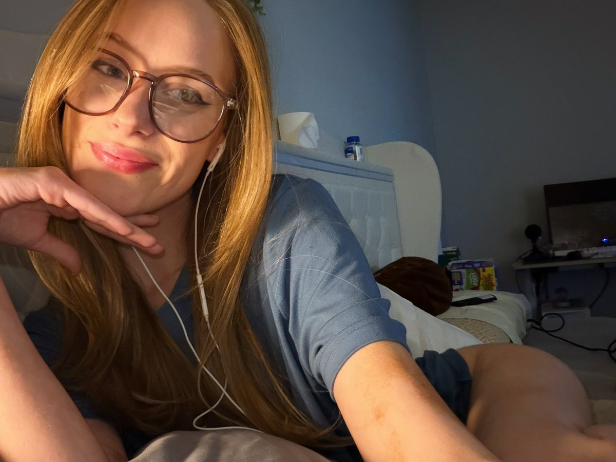avaabroks's tweet photo. goodnight cuties ☁️🤍 https://t.co/cVNbrVhOZR
