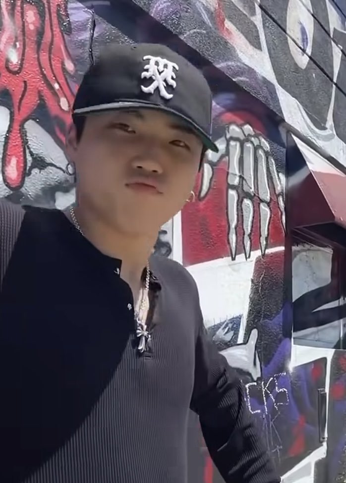 you_and_jin74's tweet photo. 96ブラーー🧢🐉
その口するまでが
コレオなんかな??
#BEFIRST
#BF_BRUCEWAYNE
#96BLACK https://t.co/QbcB1zG6zo