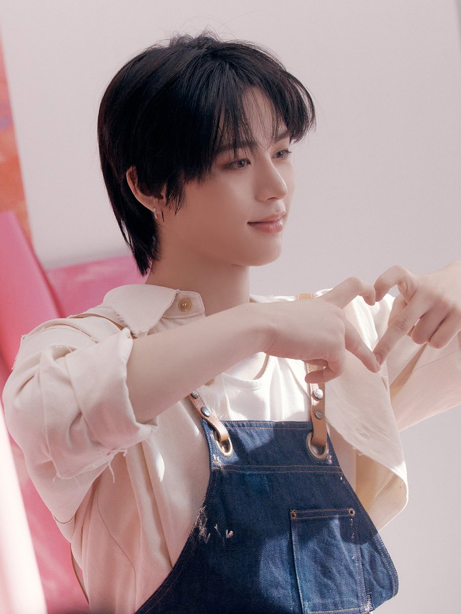 heartpercent_'s tweet photo. One last surprise. 💌
If you couldn't visit Heart Percent Seongsu, these unseen shots are for you.
Swipe through the members' signature heart poses. 🫶🏻

#HeartPercent #BOYNEXTDOOR #BND #성호 #SUNGHO #리우 #RIWOO #명재현 #JAEHYUN #태산 #TAESAN #이한 #LEEHAN #운학 #WOONHAK https://t.co/L3L0YYMwzR