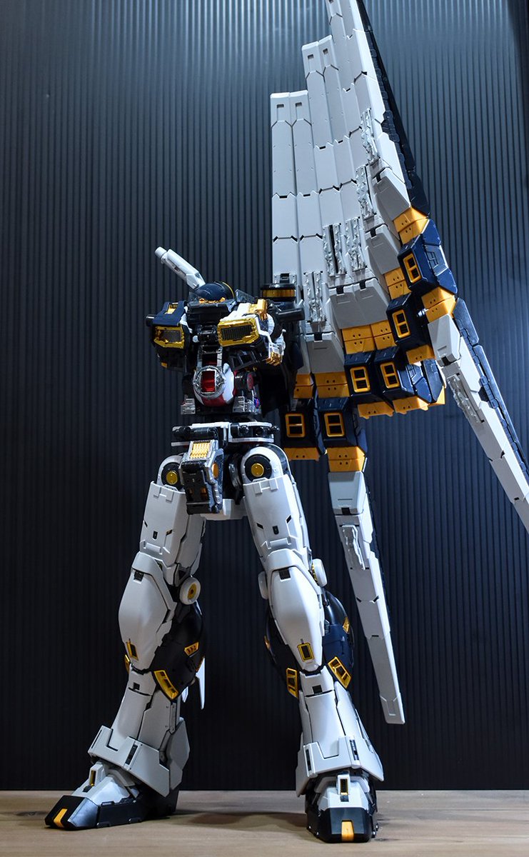 shun_m47's tweet photo. 最終的にはもう少し強度をあげていくけど、ファンネルつけての自立に目処が立った。
やはり（専用台座の支えなしでの）自立にはこだわっていきたい。 https://t.co/Ee4J9zYlDl