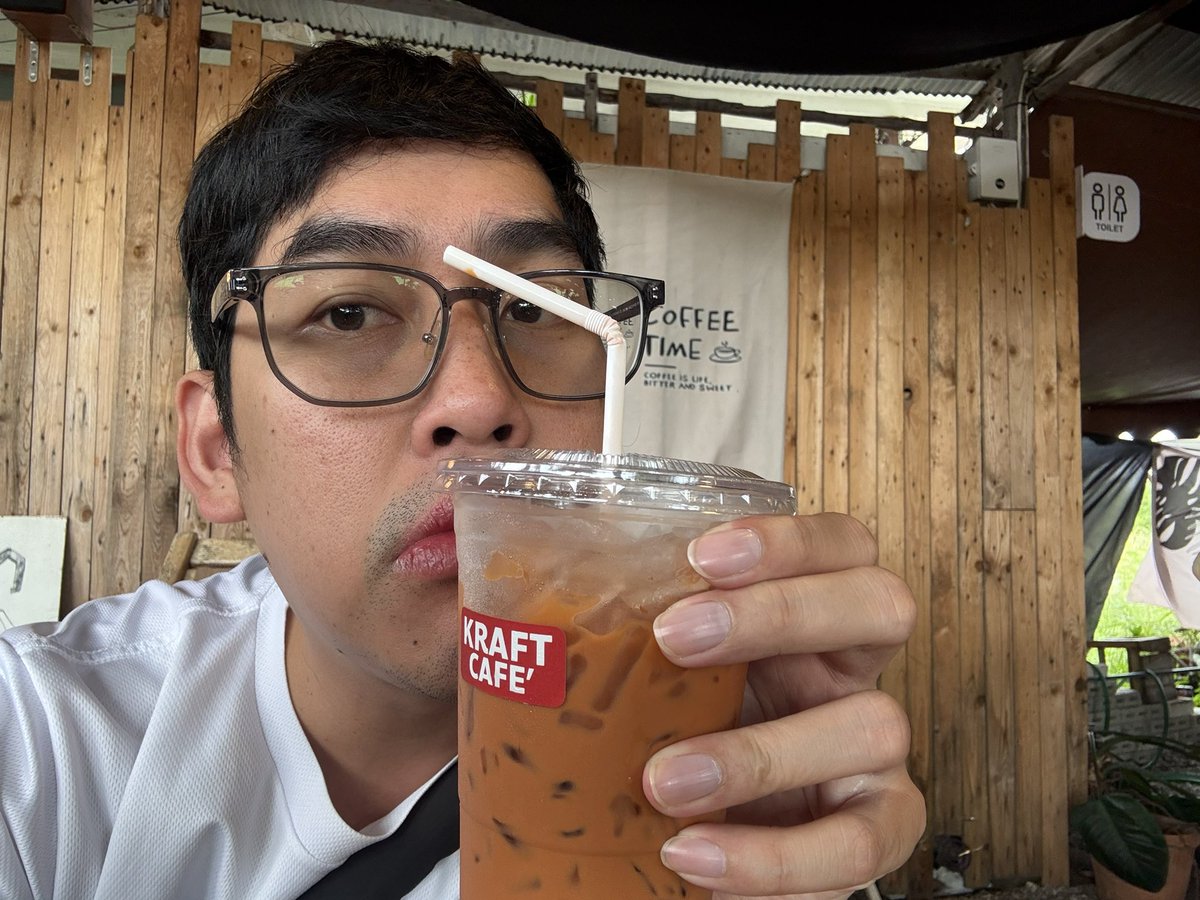 roopjed's tweet photo. ความชาไทยอร่อยสุดๆ #หัวหิน https://t.co/T1odOIFuS4
