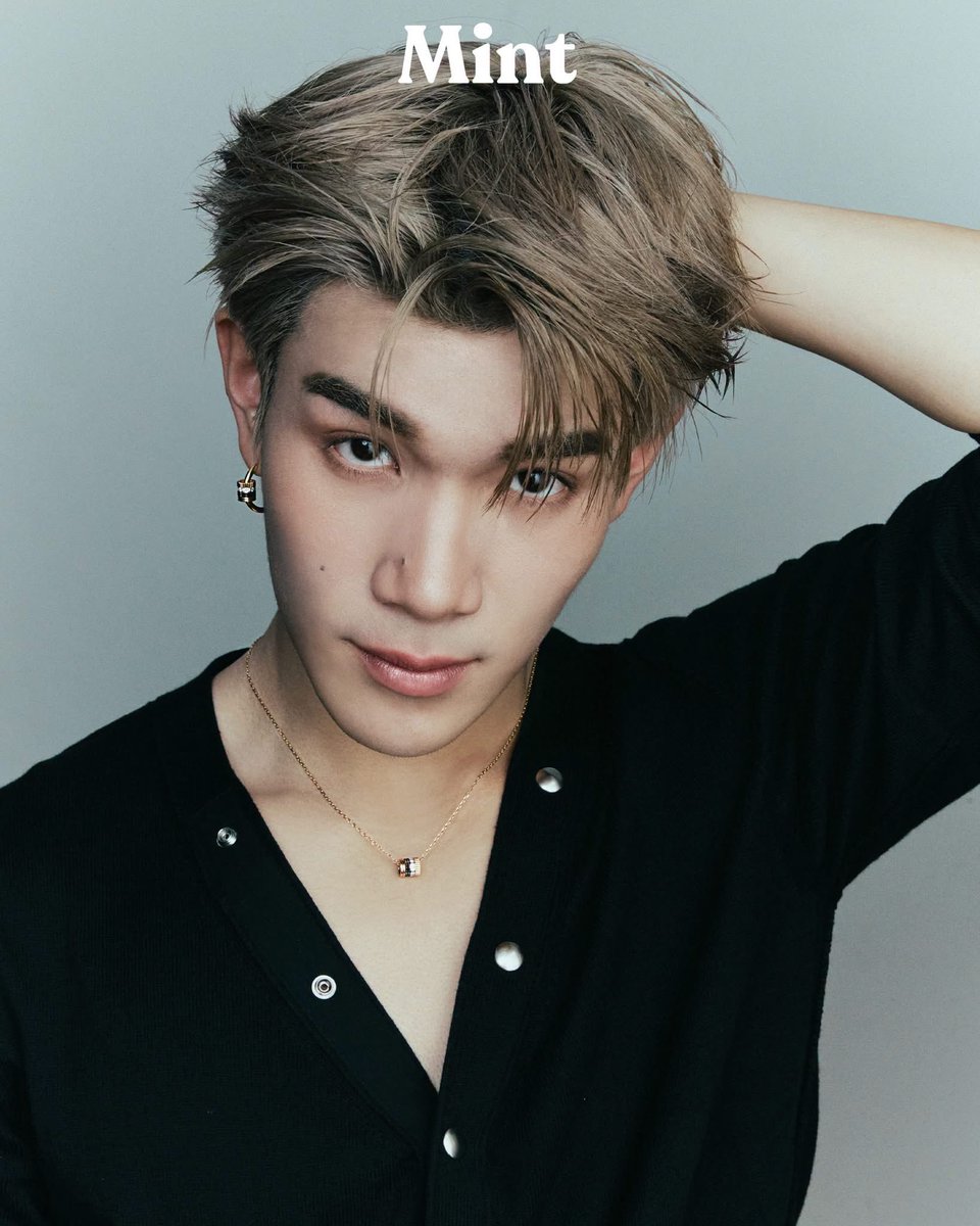 aohtorranit's tweet photo. ลูกโฟร์ทหล่อมากๆ @tawattannn x @mintmag_th for #bourcheron 🌟 #Fourthnatawat ##FourthxMintMagTH 🌟 https://t.co/vOgGs5ddOi
