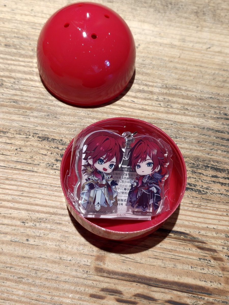 Jade890523's tweet photo. FACE カプセル 交換

【譲】アクリアルキー ボルタ
【求】音声キー ボルタ

今会場の周りいます!もしよかったら連絡してください!

#ローレンイロアス　#ローレン #FACE #カプセル #交換 #取引 https://t.co/OH4wezUY2c