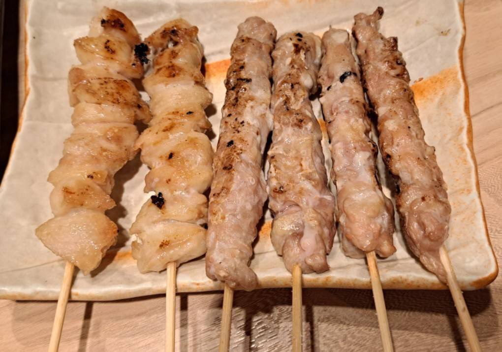 420Ranir's tweet photo. この前で半年記念日だったからご飯行ったり、ほぼお揃いのプレゼント買った🎁
お祝いじゃなくてもプレゼントとかくれるから些細なお返しです
プレゼントで、洋服とか帽子とか、お菓子とかいっぱい貰った！
いつもありがとう！(*´∀｀)ﾉ
(〃･ω･)ﾉ🎉 https://t.co/uQEao4css7