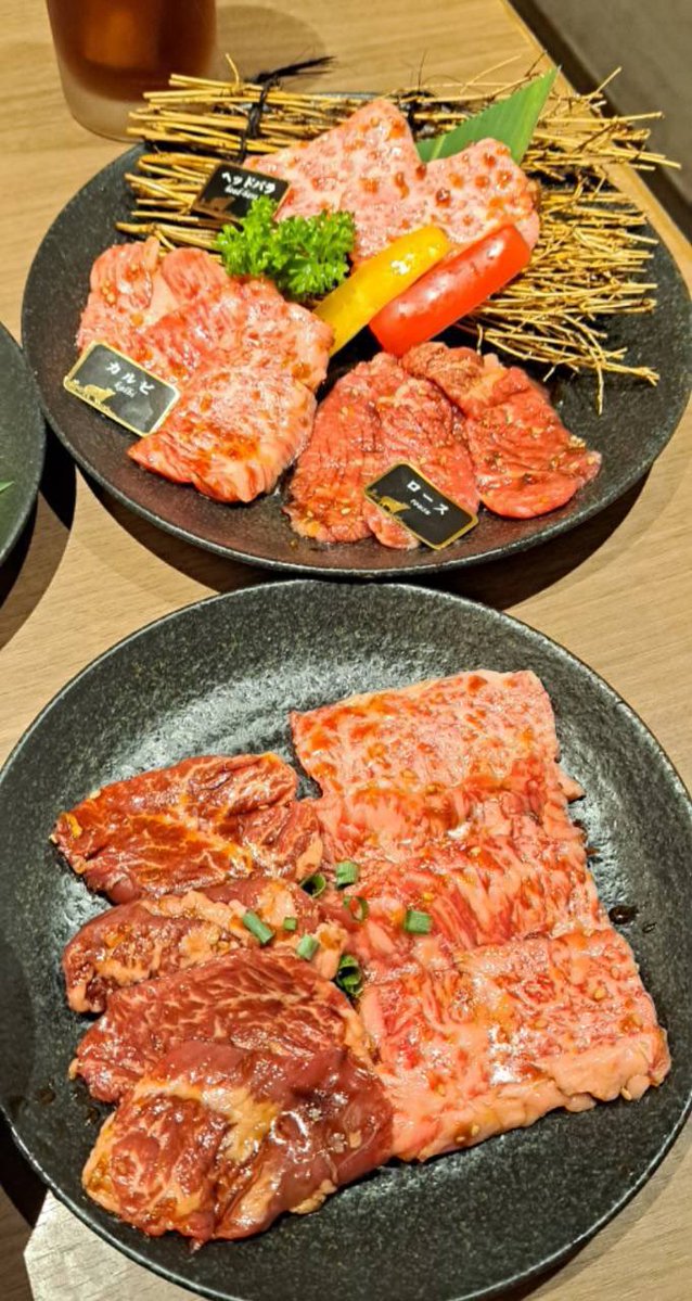 420Ranir's tweet photo. この前で半年記念日だったからご飯行ったり、ほぼお揃いのプレゼント買った🎁
お祝いじゃなくてもプレゼントとかくれるから些細なお返しです
プレゼントで、洋服とか帽子とか、お菓子とかいっぱい貰った！
いつもありがとう！(*´∀｀)ﾉ
(〃･ω･)ﾉ🎉 https://t.co/uQEao4css7