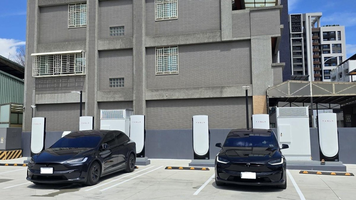 TeslaCharging's tweet photo. New Tesla Supercharger: Taichung, Wuri - Jianxing North 1st Rd (6 stalls) 
https://t.co/X2rRueiGP7 https://t.co/mQjWJCfPwL