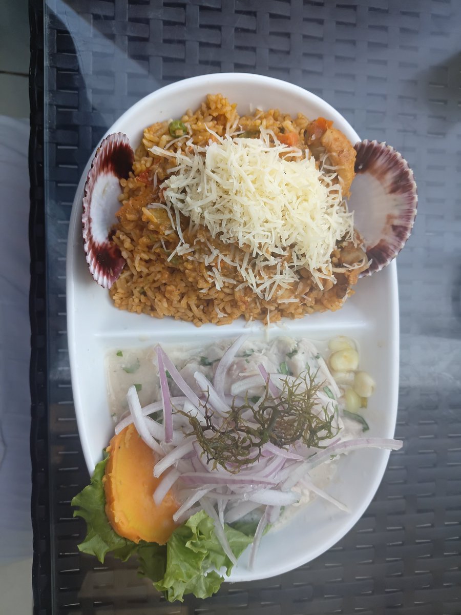 killerslyy's tweet photo. @cconeres fui a pucusanaa, comi rico y fui a la playa https://t.co/2HOxWoKQ5U