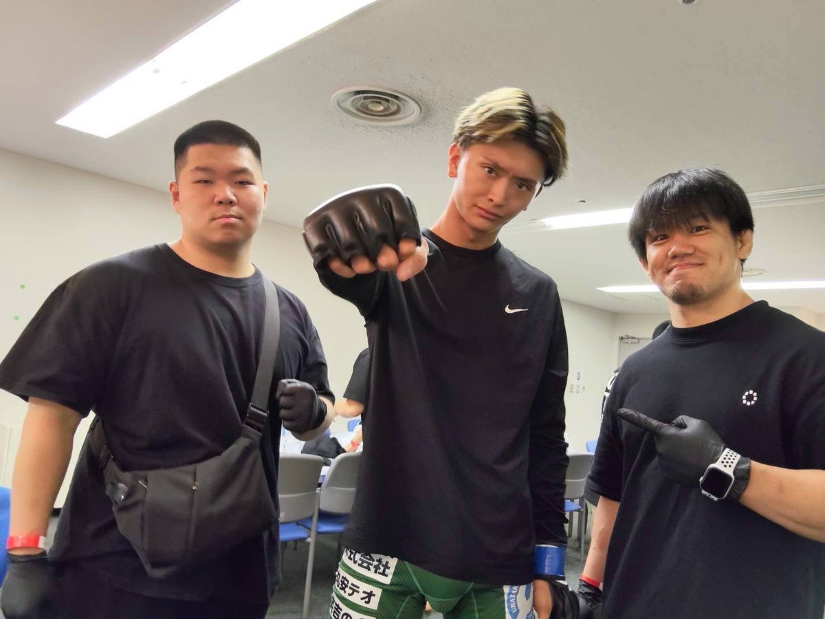 pod_gym's tweet photo. 水曜日打撃クラス🥊
7/26にPANCRASEデビュー戦だった佐藤力斗
結果は残念ながら3R判定負けと
勝利を掴むことは出来ませんでしたが、大きな舞台で最後まで戦い抜いた姿から、沢山の刺激とパワーを貰いました。
次は今週末PFC.41です‼️
藤井選手も出稽古に来てくれました🙌ありがとうございました！ https://t.co/StMgrIBt2q
