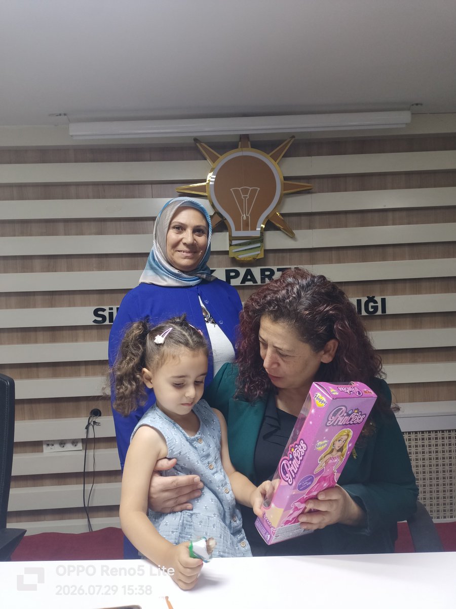 aksincankadin's tweet photo. @NigarKoca0666
📍 İlçe Başkanlığımızın en tatlı misafiri 💛
Minik yüreklerin mutluluğu, geleceğe olan inancımızı daha da güçlendiriyor.
Sevgiyle büyüyen her çocuk, Türkiye Yüzyılı'nın en kıymetli emanetidir. 🇹🇷💛
@tugbaisikercan 
@akgul_aysel https://t.co/fXW5gy7xrZ