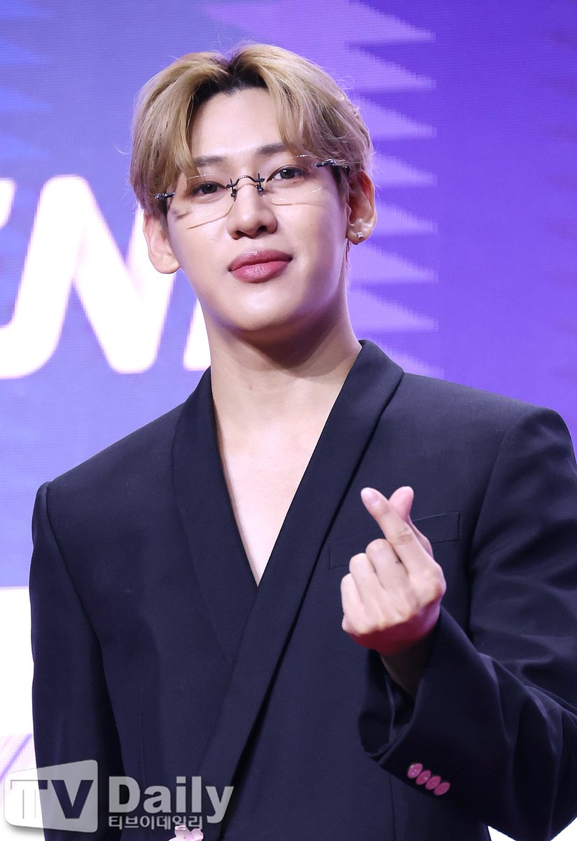 PearyBB's tweet photo. หนุ่มแว่นของแม่ หล่อจังเลนค้าบบบบ

#BamBam #뱀뱀 @BamBam1A https://t.co/eeeIKO5p9A