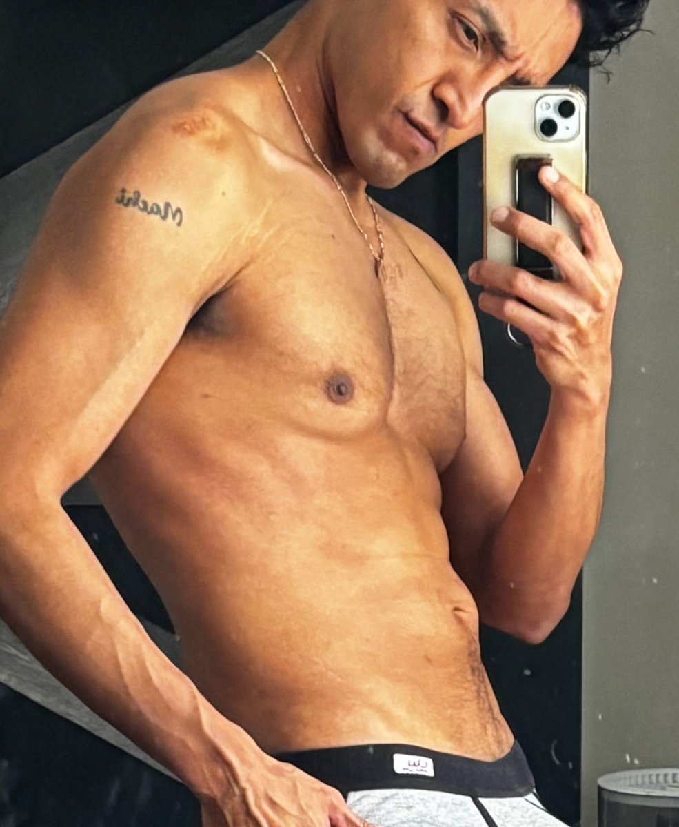 Fredi1566's tweet photo. No sé qué estás viendo... pero sigue. 😏
#ThirstTrap #MensPhysique #FitLife #Confidence https://t.co/cneMKmIl2M