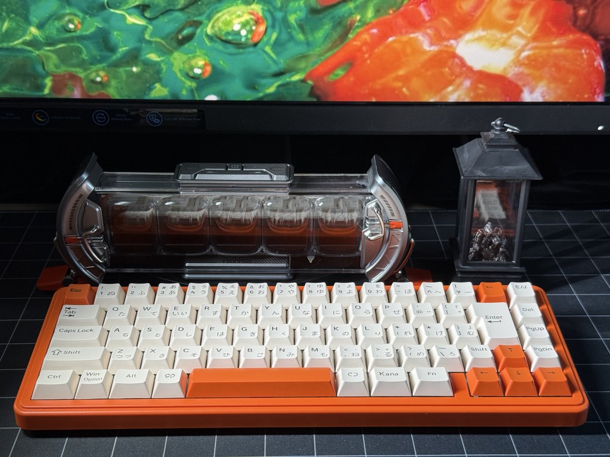 Aulainnovations's tweet photo. 🧡 AULA F65J オレンジカラー登場！
鮮やかなカラーで、デスクをもっと個性的に✨
コンパクトながら、性能とデザインを両立。

#AULA #F65J #ゲーミングキーボード #デスクセットアップ https://t.co/xcCV9LZoDI