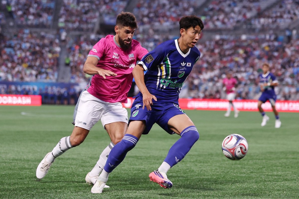 ComplexSports's tweet photo. Sonny won MVP as the MLS All-Stars beat the Liga MX All-Stars 4-3🔥

(📸: Getty) https://t.co/q1wEXlDa7R