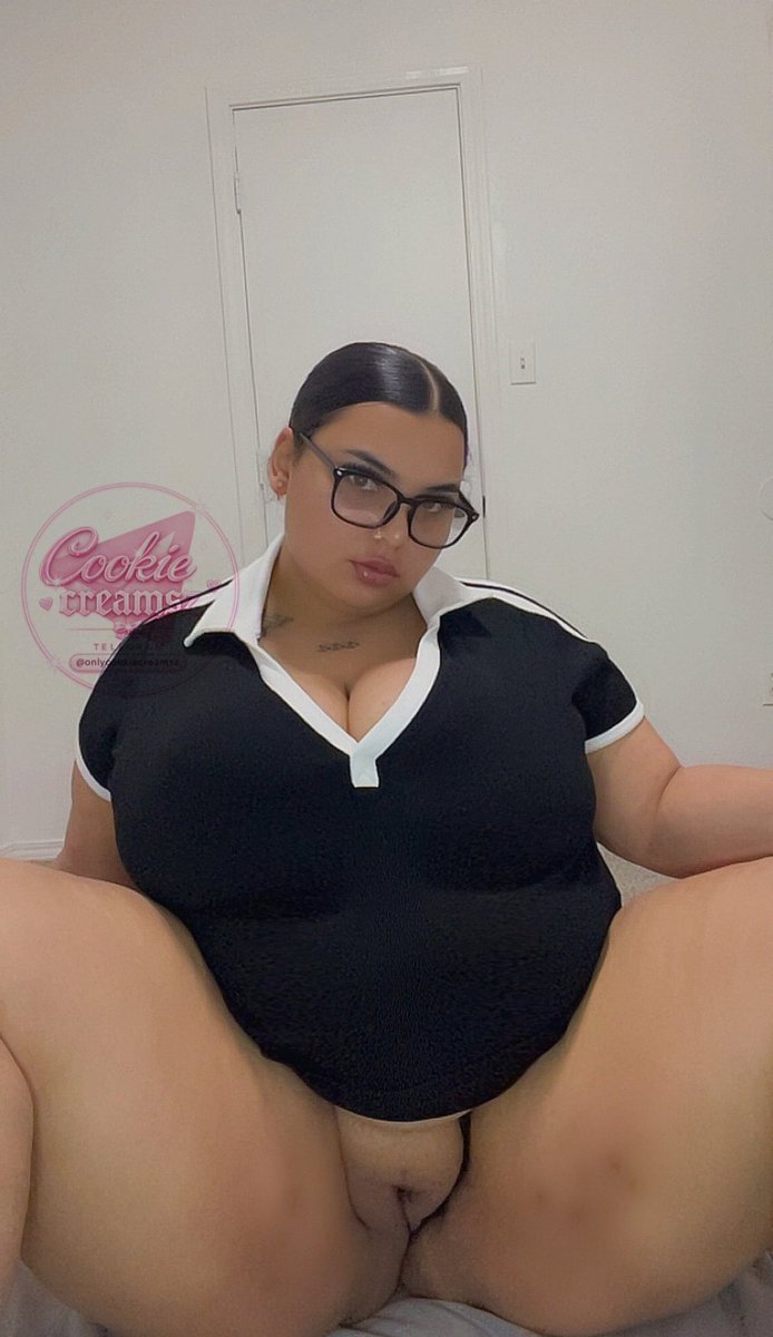 CREAMEZISBACK's tweet photo. Class is in session are you paying attention? 🤤😋
I know exactly what you're craving tonight MEET UP OR FT daddy😈🥵
#phoenixfreak #phoenixmeets #phxaz #phxmeetups #phx #ArizonaStrippers #phoenixstrippers #Arizonalink #arizonameetup https://t.co/jOk1D1OfZ1