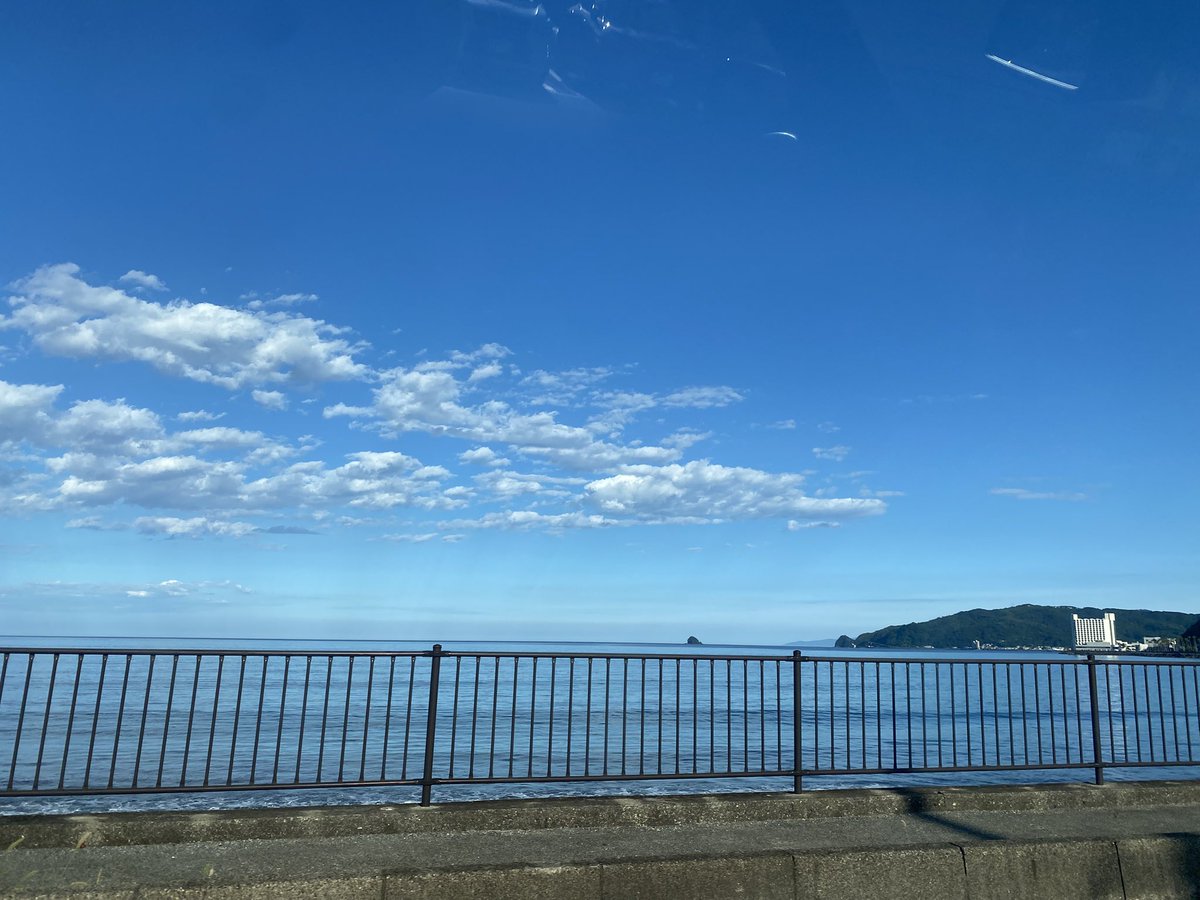 IzuMonsoon's tweet photo. 伊豆のアジアン家具、アジアン雑貨のモンスーンです。箱根から��伊豆スカイラインで、湯河原、熱海からは国道135号線で、沼津、三島からは伊豆縦貫道で、お気をつけてお越し下さい。#伊豆旅行 #熱海旅行 #伊東観光 #熱海観光 #ファッション #アジアン衣料 #エスニック https://t.co/6j3J7QRO08
