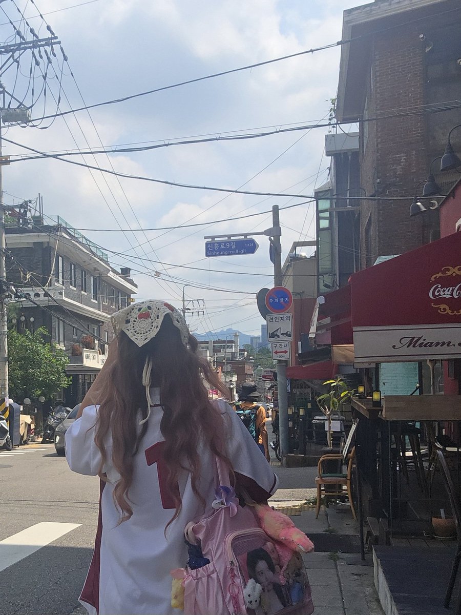 cindydpdla's tweet photo. a bit fast aren't I lmaooo
[NAVER Maps]
miammiam
37-5 yongsan-dong  2(i)-ga Yongsan-gu Seoul
https://t.co/XwJFdV2voi https://t.co/pNB1r7gP2J