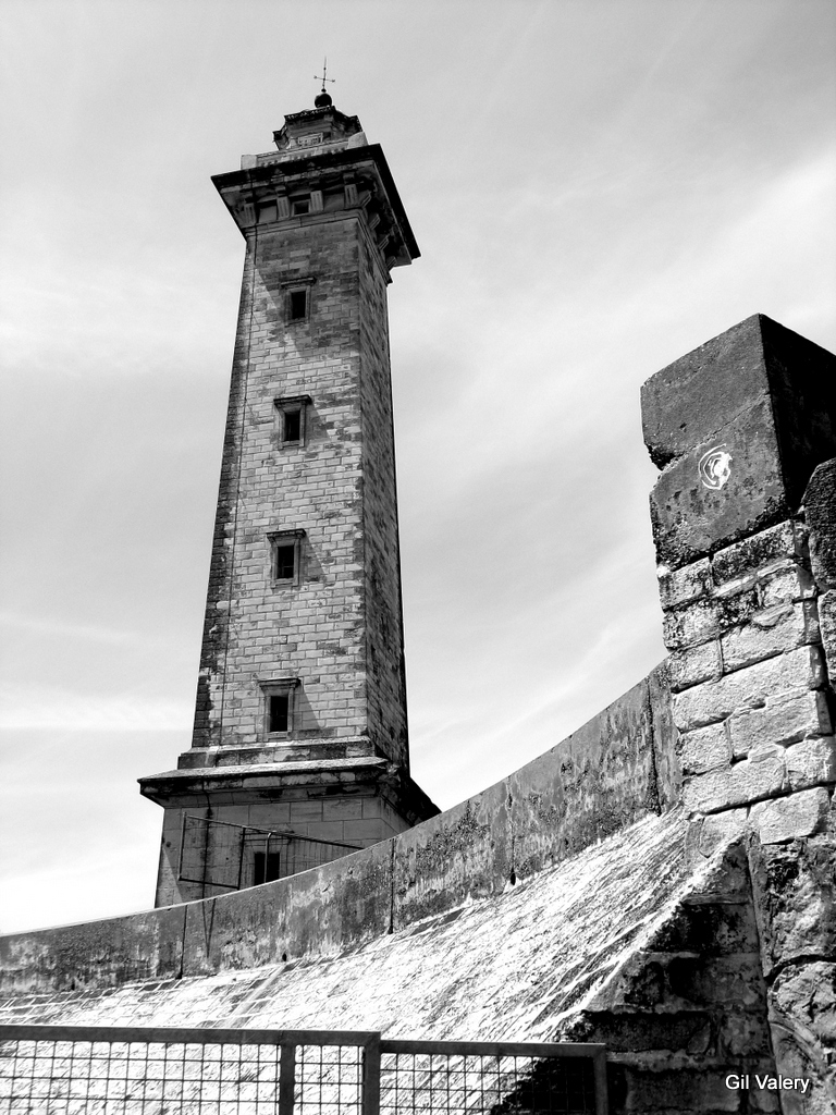 GilValerie's tweet photo. SAINT GEORGES DE DIDONNE-Charente Maritime (Phare de Vallières) https://t.co/HgZsyULOdF