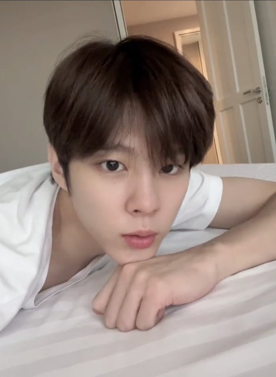 oicwoo's tweet photo. 큽… 치명 아가 우석이 https://t.co/nBwrTfiljV