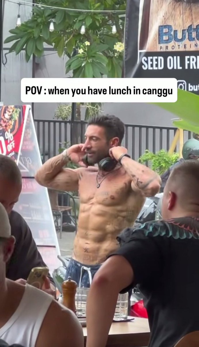 Twittysweetie_'s tweet photo. Mau nanya, di Bali tourist shirtless nongkrong di cafe gini normal yaa?

gila aja njirr...Hong kong sebagai negara komunis yg lu bebas mau lakuin apa saja g ada tuh gw liat tourist ngafe g pke baju gini(kecuali pantai).

I can smell rotten cheese from this pict!! 🤢🤢 https://t.co/IOo49Qc8I9