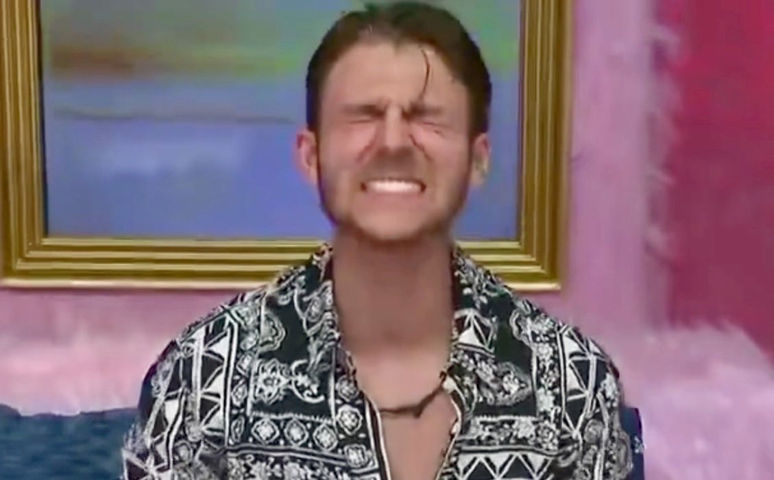 breakingitnews's tweet photo. Qué se vaya el Luis Miguel versión Temu que nada más da CRINGE y se la pasa pegado a FEDE y Karina por fama!

No empiecen a sacar mujeres porque ahí va a estar el boom!
Fuera Luis Chaparro!

#LaCasaDeLosFamososMX #LCDLFMX4 #LaCasaDeLosFamososMéxico https://t.co/9OyVSgTkTq
