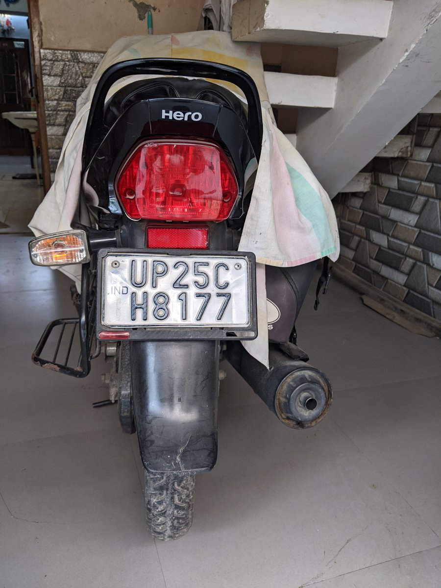 shashank5800's tweet photo. माननीय @Uppolice एवं @adgzonebareilly, @bareillytraffic

मेरी बाइक के रजिस्ट्रेशन नंबर का किसी अज्ञात व्यक्ति द्वारा दूसरी बाइक पर अवैध रूप से उपयोग किया जा रहा है। आज बिना हेलमेट का ई-चालान मेरे नाम पर जारी हुआ, जबकि चालान की फोटो में दिखाई गई बाइक मेरी नहीं है। https://t.co/XwmxoPJP1B