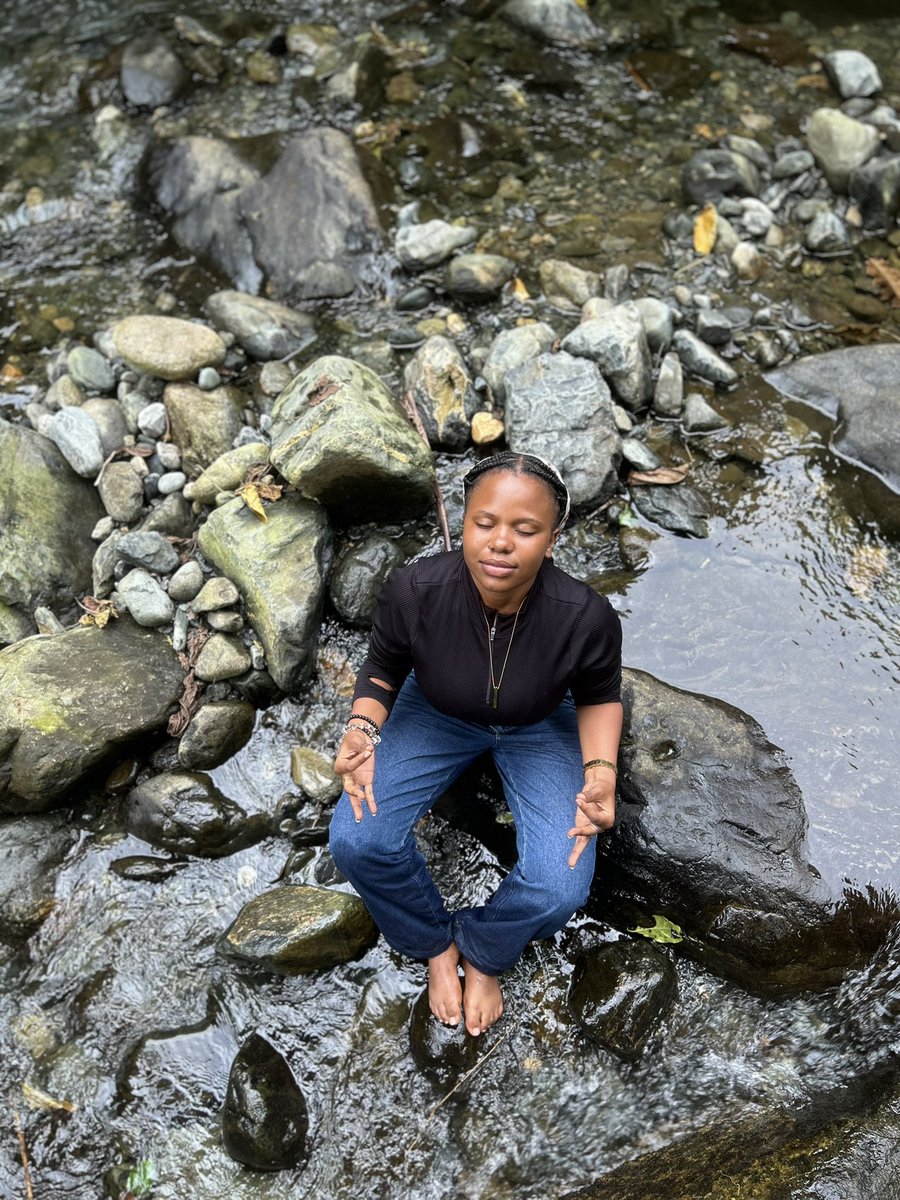 MusinguziElly1's tweet photo. Deep inside the Rwenzori Mountains 🏔️ is where you reconnect with nature.

Meditating 🧘🏽‍♀️ in such places heals you. 

📸; @StephenMGonzaga 
🧘🏾‍♀️; @Sharma_265 
Rwenzori Mountains National Park 📍 
Kasese 
#ExploreUganda 🇺🇬 https://t.co/QvL2HcvZsJ