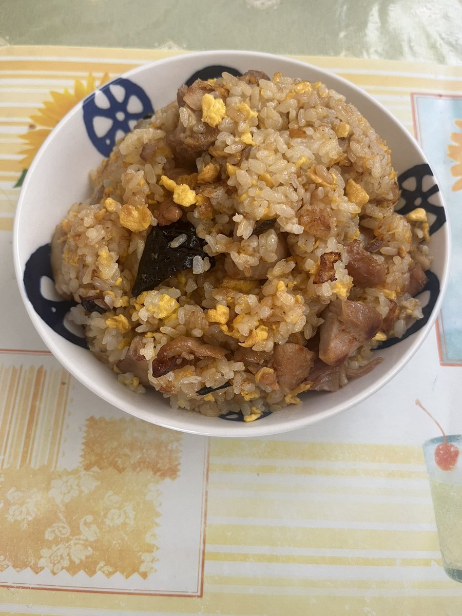 akasan350's tweet photo. 余り物チャーハン https://t.co/gJnM1nmWlx