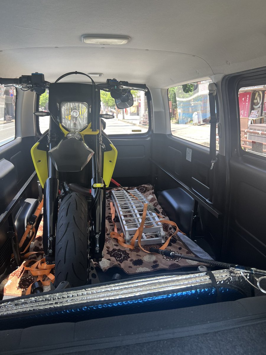 250Fiat's tweet photo. 車検切れてんじゃんよ
乗ろうと思ったんに🏍️ https://t.co/QUVLGi21yK
