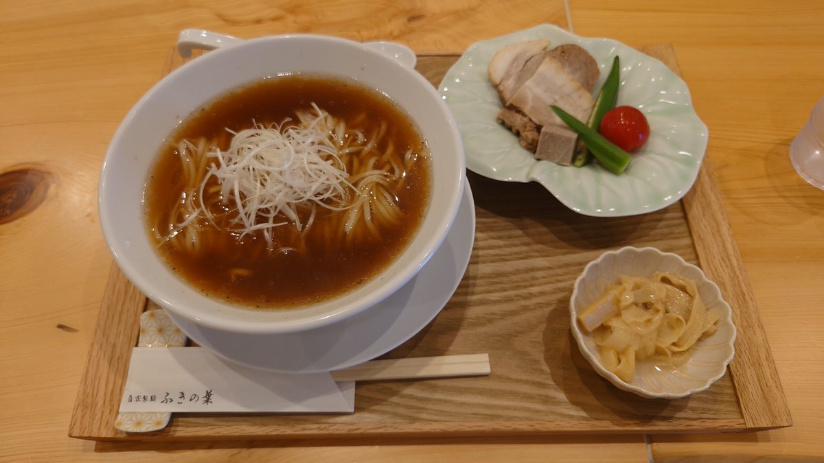 Recoichi's tweet photo. ふきのラー🍜 https://t.co/LAQhtwvoPb