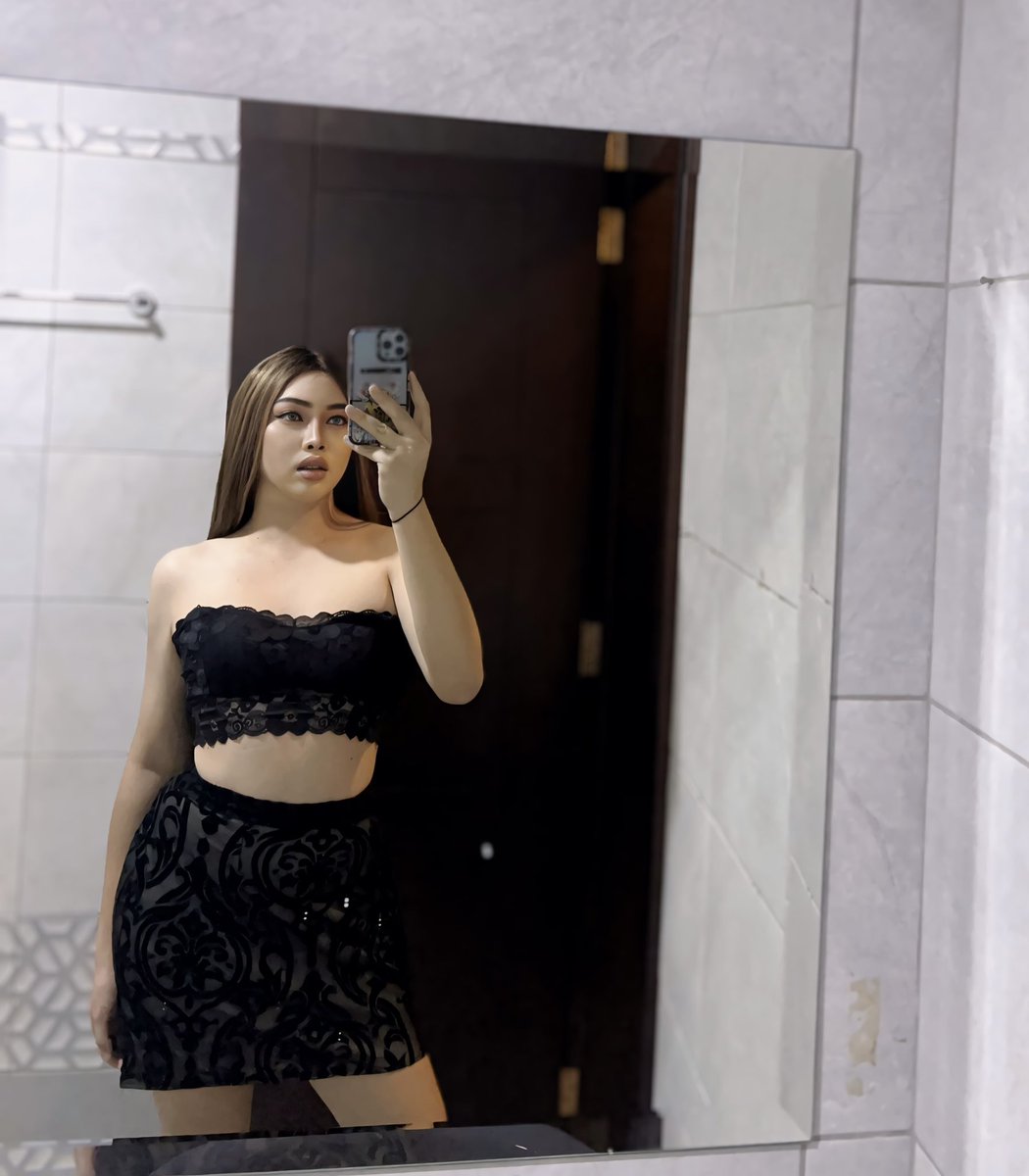 weiqtu's tweet photo. #ladyboy_jeddah 
#jeddah_ladyboy https://t.co/grB1S78fzP