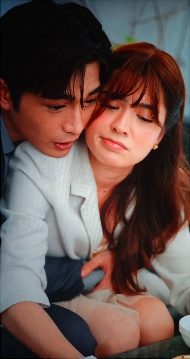 Mischa971's tweet photo. That hug was effortlessly delivered. You can truly feel the intimacy and deep familiarity, which completely immerses you in their characters. Why does it work so well? Because there isn’t a single hint of awkwardness, the way he holds her and she doesn't even flinch shows pure trust. Skeptics can credit it to good acting, but compared to season one, their chemistry and skinship have completely leveled up, atleast from my own POV.

IWANT GELEX TCD2
SUBSCRIBE IWANT TCD2

#GeLex #BGYO_Gelo #AlexaIlacad 
#TheChambermaidsDaughterSeason2