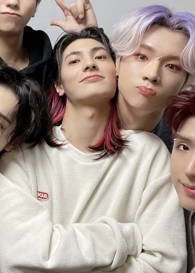 jungsupdf's tweet photo. gw baru tau eksistensi foto ini💔💔LEMBEKBGT SHIT BOLUSUSU ROTIKUKUS PREMIUM REAL😭😭😭 huhuhuhuhuhu NYENDER😭😭😭😭😭😭😭💧💧💧💧💧💧💧💧💧🌊🌊🌊🌊🌊🌊🌊🌊🩷🩷🩷🩷🩷🩷🩷🩷 https://t.co/AfCi8QUf5E
