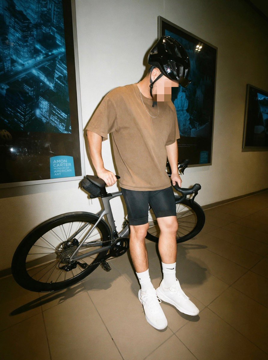 kobyyss's tweet photo. New Full carbon road bike🤌🏼 https://t.co/rqToED2hPh