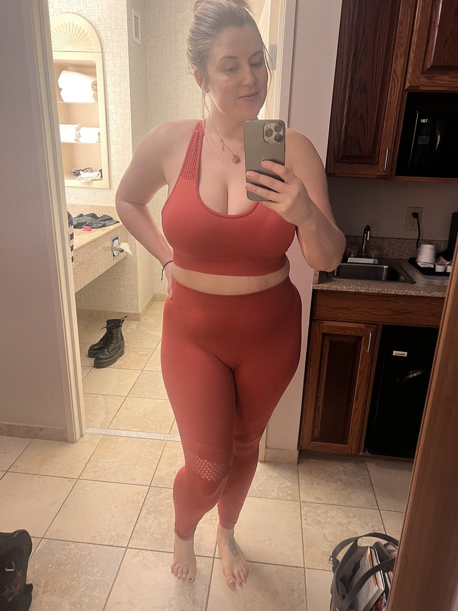 Lovelyqueenish9's tweet photo. Shiny red is always a good idea. ❤️✨
#Singlemumsrock #redheels #redlatex #stocking #nylons #fashion #outfit #ootd #outfitideas #style #styleinspo #latexfashion #latexmodel #feminine #latex #highheels #nylon #leather #stockings #nudepantyhose #legs #legsfordays #shinyoutfit https://t.co/s9oyyFOAz2