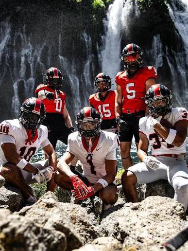 QBoyette3's tweet photo. After a great Conversation with @CoachPrice___  I am Extremely Grateful and Blessed to announce I have received an offer from Simpson University!! #AGTG🙏🏾  @SimpsonU_FB  @ramos_Laney_FB @mmafi_11 https://t.co/xkH8CiDYin