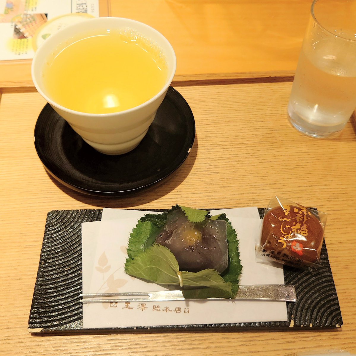 snr_trpg's tweet photo. 仙台の、お茶を丁寧に淹れてくれる和菓子屋さん❣️だいすき https://t.co/RUTK4s9BJm