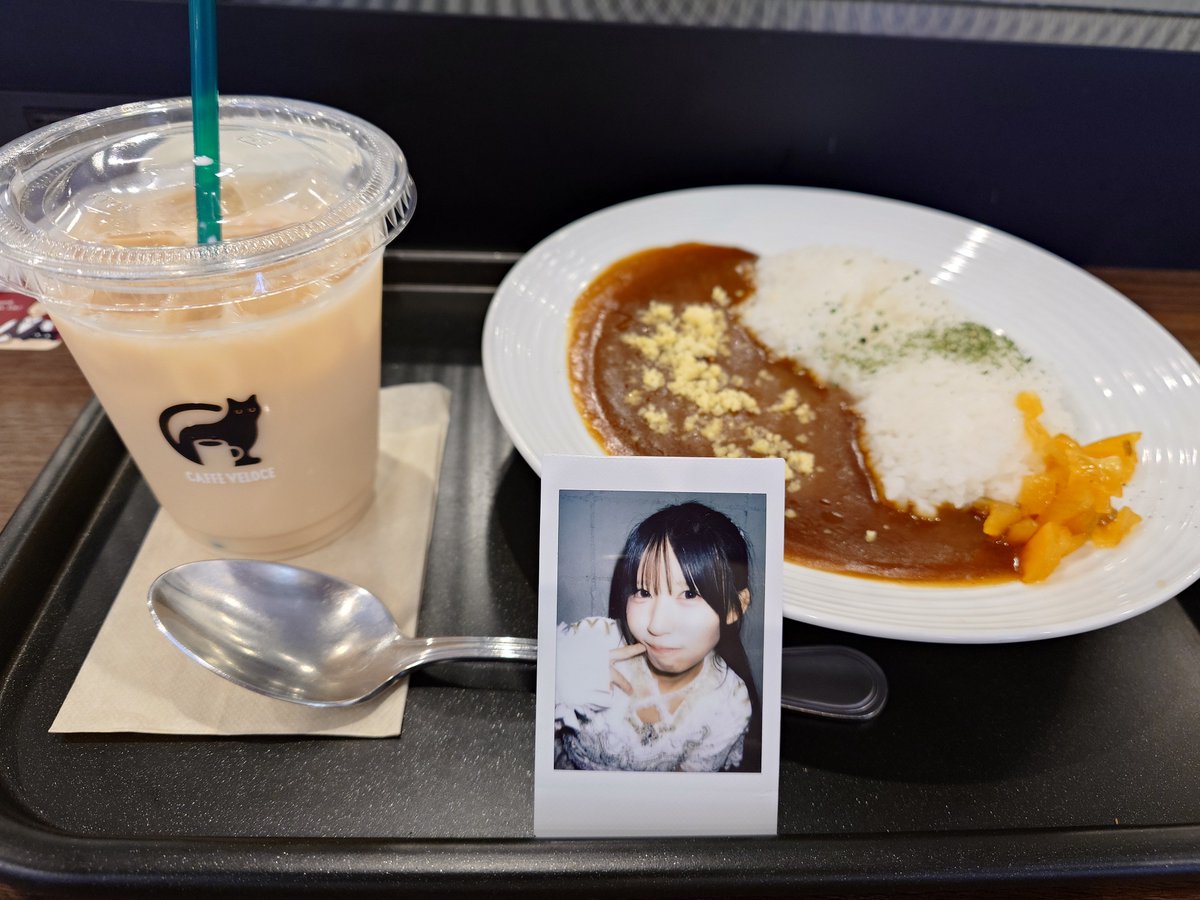 fever777zz's tweet photo. 夏はみくべり…いやいや、
俺にとって みくべり は年中なので…

むしろ、#夏はカレー ちゃう？
#夏こそカレー でも…

的なランチNOW！

🤍 #夜眠ねねむ #夜眠にやみつき https://t.co/nRgjqdMmCz