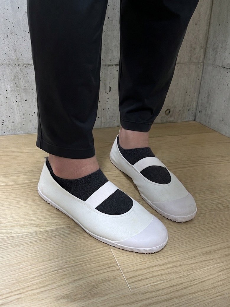 tsbswing's tweet photo. HCB 5200
#上履き https://t.co/OV5TvcsvhE