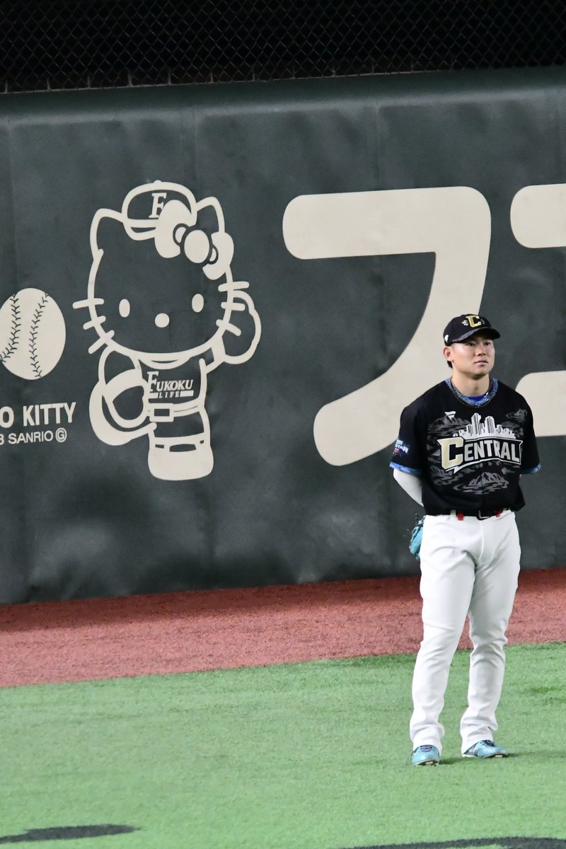 mkx16___'s tweet photo. 普段の東京ドームでの試合では撮ることができない
村松くんとキティちゃんﾐ・◦・ﾐ🎀

2026.07.28 東京ドーム https://t.co/VbeE2lMX1C