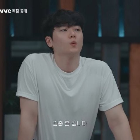 jonnagarobda's tweet photo. 정종연에게 추천하는
수능만점자 출신 팀 설의 계보

95 이진형 00 정현빈 06 이승현 https://t.co/ERVh2t4VuB