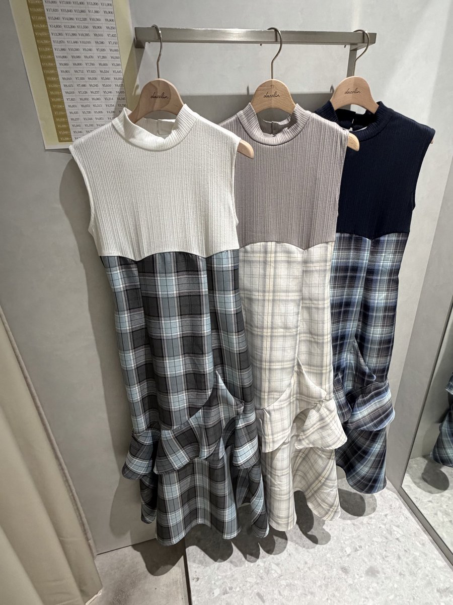 dazzlin_tennoji's tweet photo. \ 🌻大人気のコルセットシリーズ🌻/

#ノースリマーメイドコルセットワンピース
size S.M

本日より店舗では14,300円(tax in)より20%OFFに😆✨🌟

着るだけで一気に華やかな印象に👗🌟
夏のお出かけにぜひ🍉

 #dazzlin  #ダズリン  #天王寺mio  #7f https://t.co/HYiVOxBasK