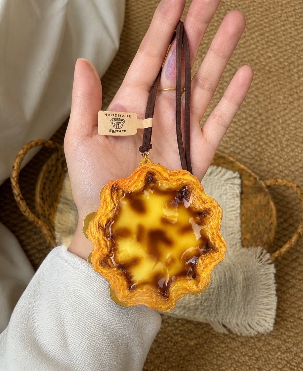 amxxliia's tweet photo. UNIK BANGET?? keychain egg tart 😭 https://t.co/iPiYRPpOfF