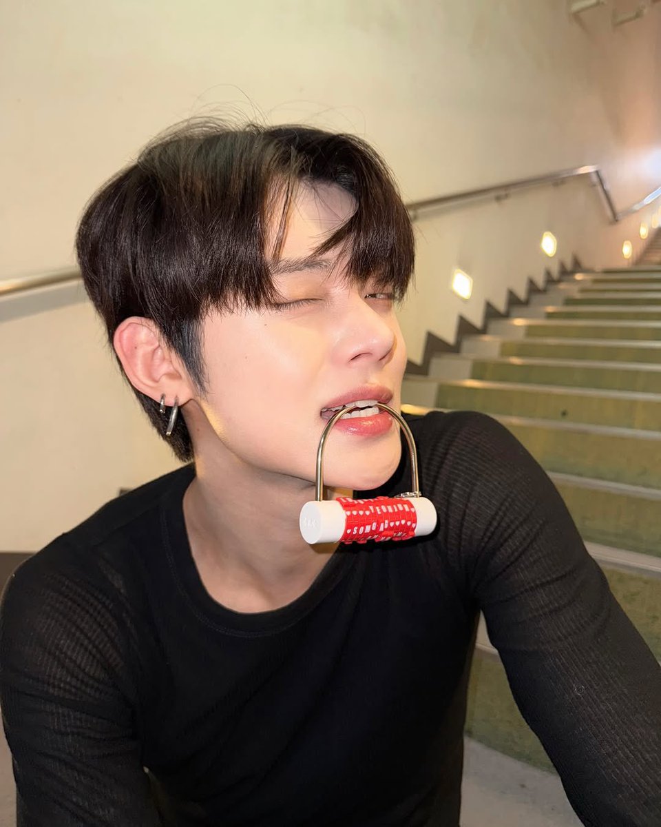 jellyyjn's tweet photo. one of thee yeonjun photos ever https://t.co/ZZn4CdzE8N