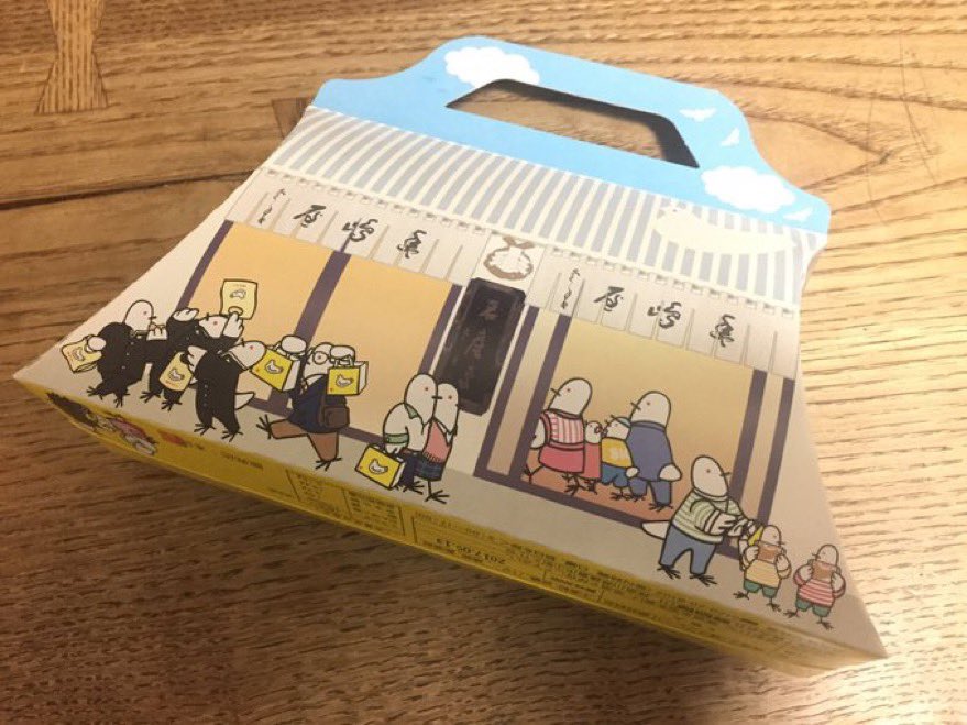 wadaino_taikai's tweet photo. 鳩サブレのパッケージ、「修学旅行で鳩サブレ買って帰るヤンキー」描かれてるの愛おしすぎる。考えた人センスありすぎ。。。 https://t.co/OON0XTkrEL