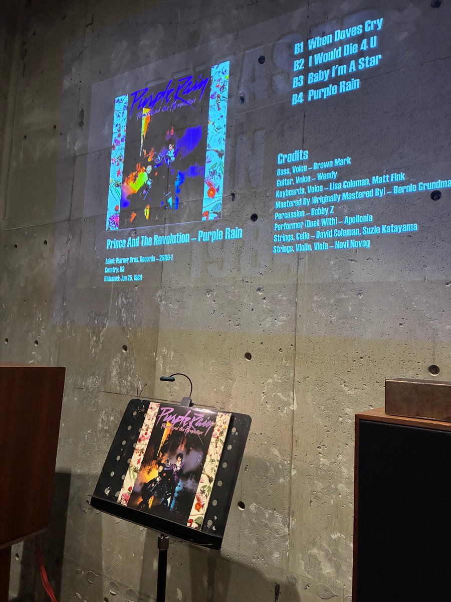 amaringeardrive's tweet photo. 昨晩（7/29）の #月花舎 #レコードカフェナイト 3周年記念企画の第1回は 1984年リリースのアルバム特集。
常連さん、初めての方、お久しぶりの方々でほぼ満員。とても温かく賑やかな夜に。
次回は 8/26、1985年特集。ぜひお越しください。 https://t.co/tZLET9Wod3