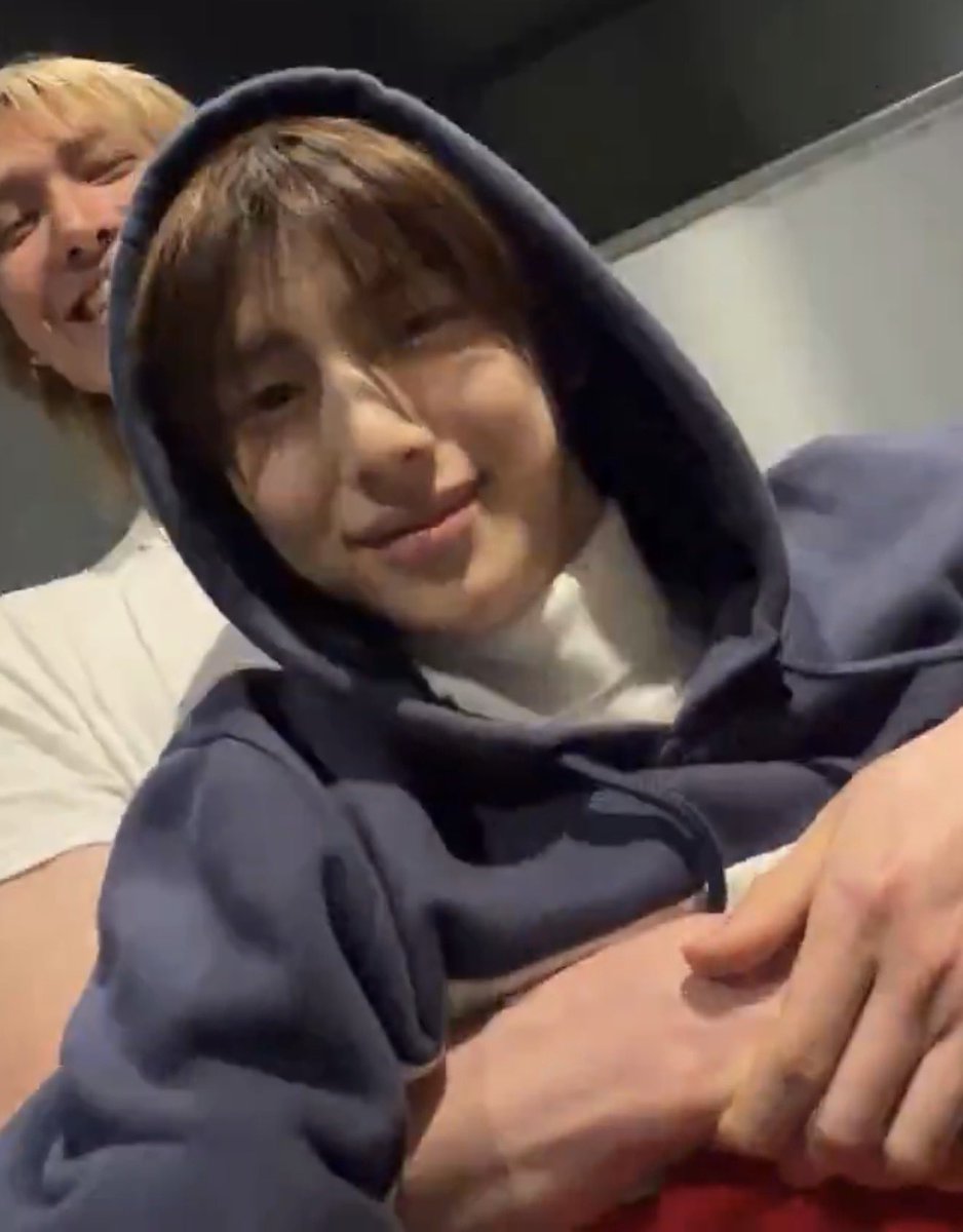 keonhokicill's tweet photo. LOOK AT THEIR SMILES😭💗 https://t.co/cECIvUez1I